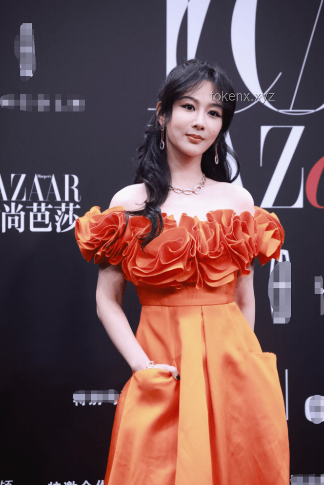 杨紫时尚芭莎大片：解锁时尚新境界的深度剖析